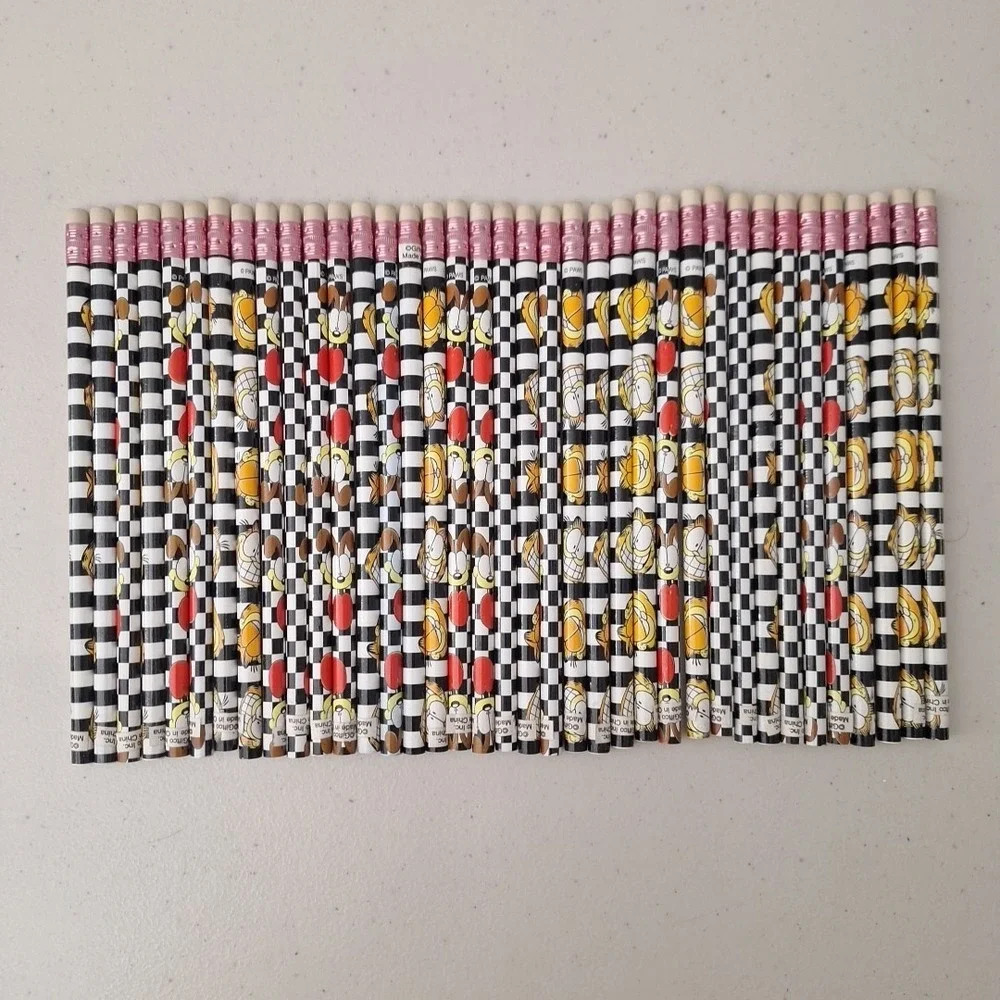 Vintage 1978 Garfield PENCIL LOT OF 37 Unused Loose Pencils- 37 Regular Size NEW